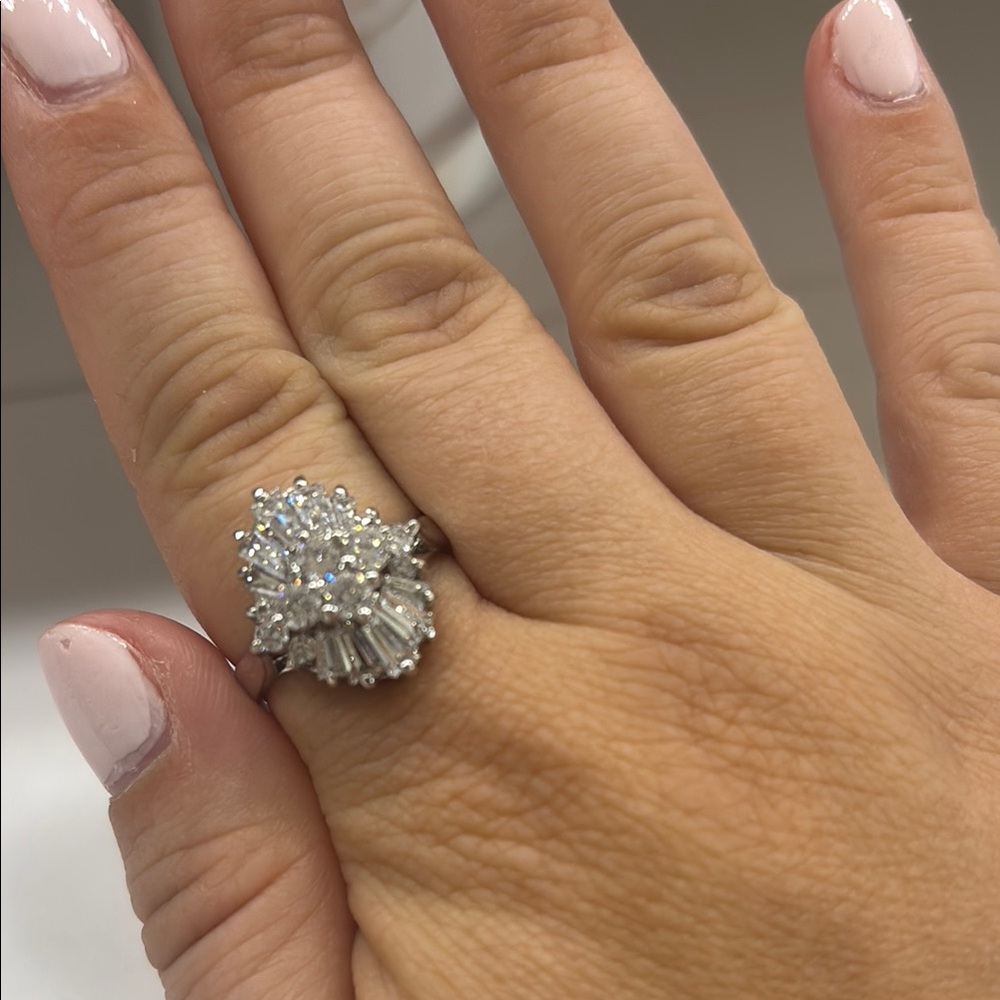 VINTAGE Elegant Silver Women's Ring